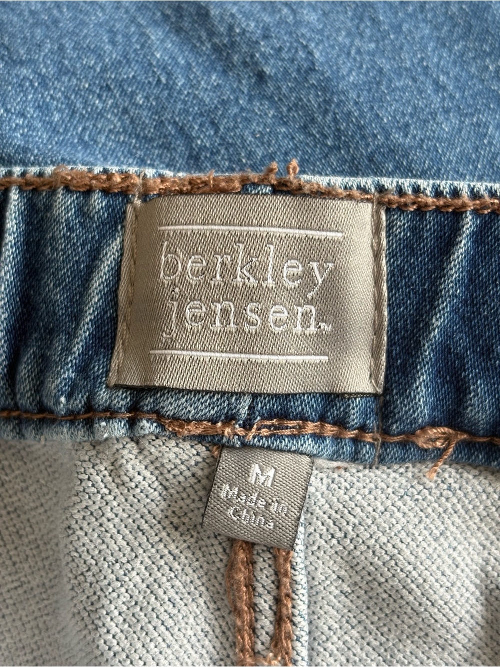 Berkley Jensen Women's Sz M pull on Drawstring Jogger Jeans patch pockets - Picture 7 of 9